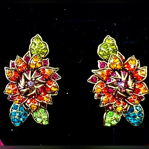 Heidi Daus Jewelry - Heidi Daus 🆕 “Late Bloomer” Clip Earrings Swarovski